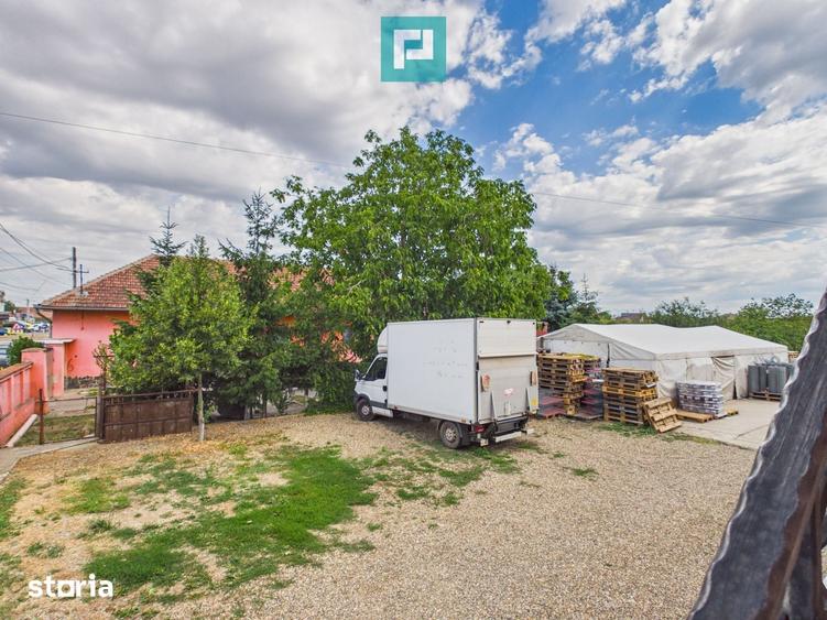 Casă cu 9 camere cu Teren 1579 Mp în Tămășeu