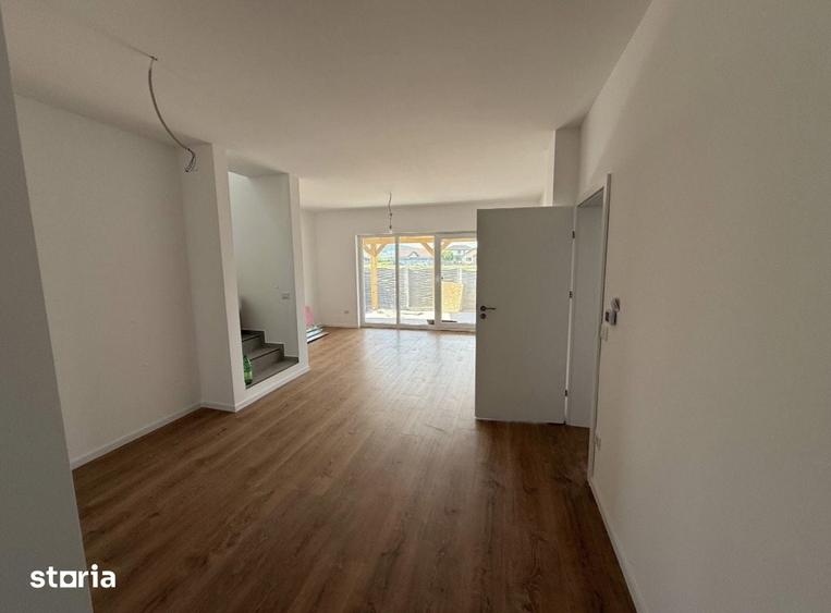 Casă cu 3 camere cu Teren 370 Mp în Central