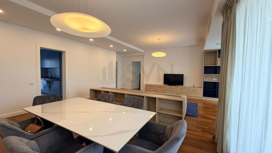 Apartament cu 3 camere decomandat în Băneasa