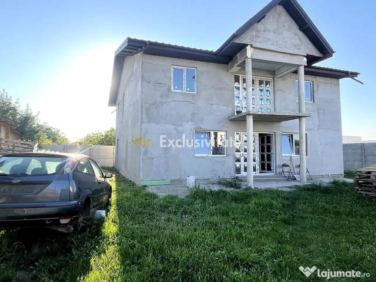 Casă cu 7 camere cu Teren 450 Mp în Glina