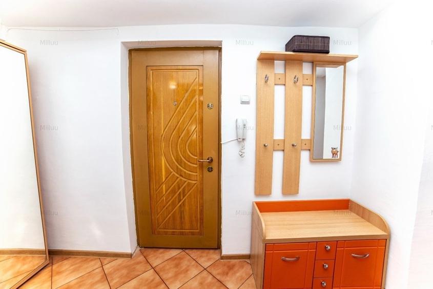 Apartament cu 3 camere decomandat în Berceni