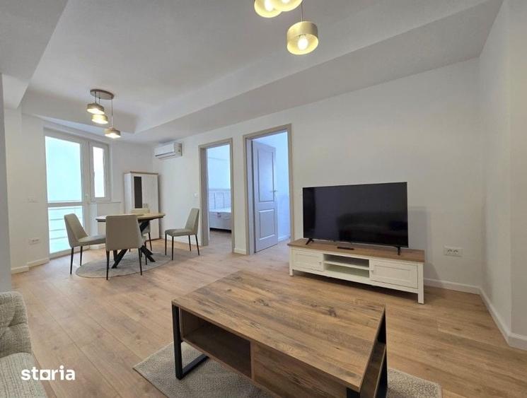 Apartament cu 3 camere semidecomandat în Victoriei