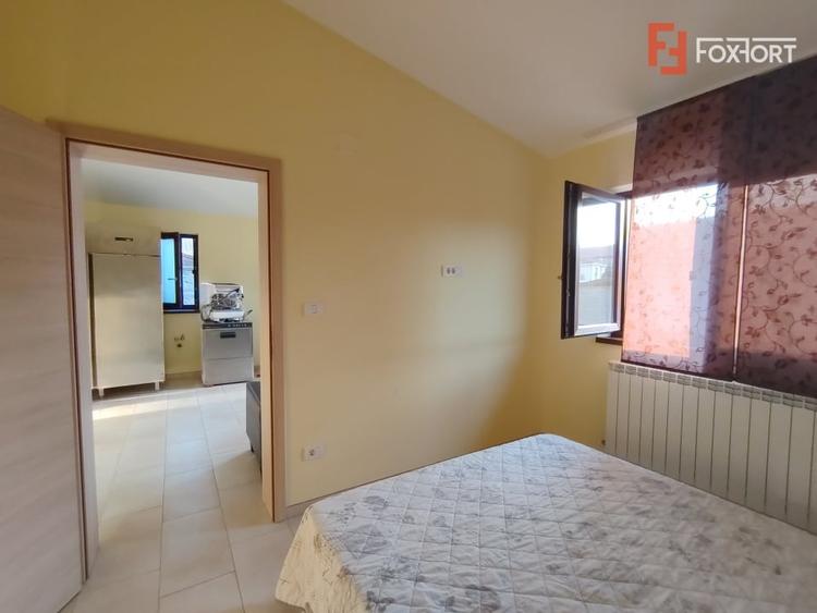 Casă individuală cu 6 camere cu Canalizare în Giroc
