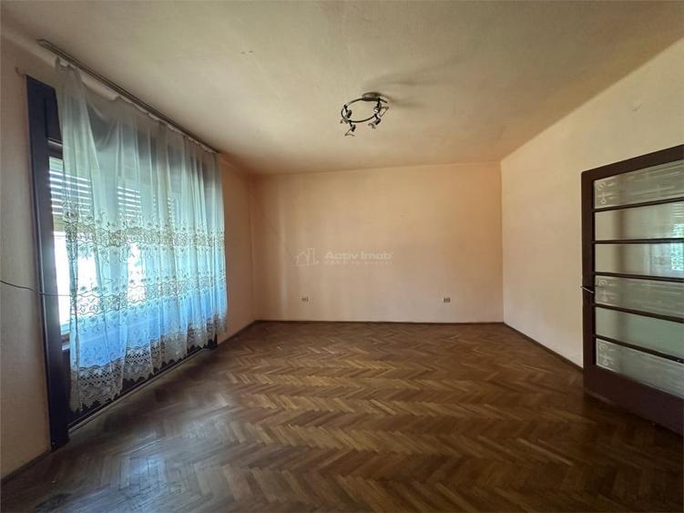 Casă cu 6 camere cu Teren 238 Mp în Central