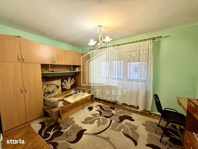 Apartament cu 4 camere decomandat în Micro 16