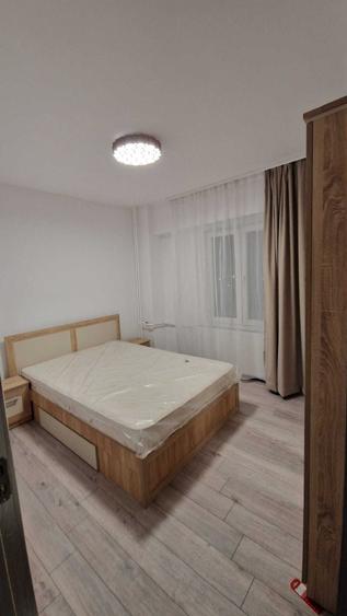 Apartament cu 3 camere decomandat în Păcii