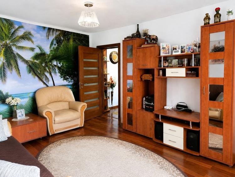 Apartament cu 3 camere decomandat în Central