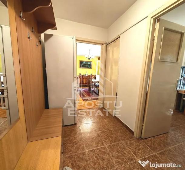 Apartament cu 3 camere semidecomandat în Circumvalațiunii