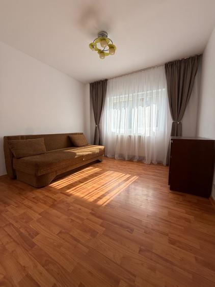 Apartament cu 3 camere decomandat, mobilat în Parcul Circului