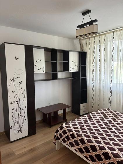 Apartament cu 2 camere semidecomandat în 1 Mai