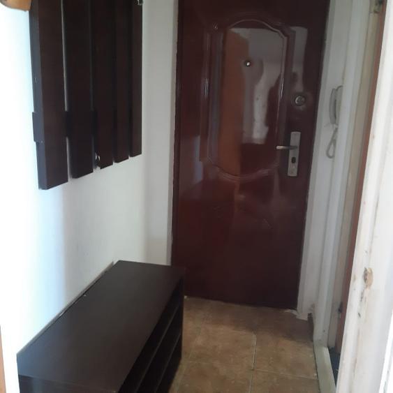 Apartament cu 4 camere semidecomandat în Drumul Taberei
