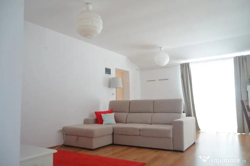 Apartament cu 3 camere decomandat în Poiana Țapului