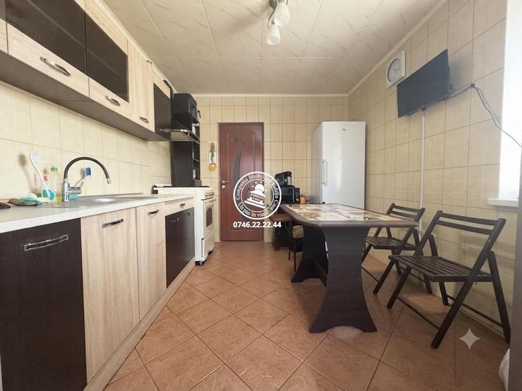 Apartament cu 3 camere decomandat în Lunca Cetățuii