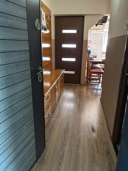 Apartament cu 3 camere decomandat în Micro 17