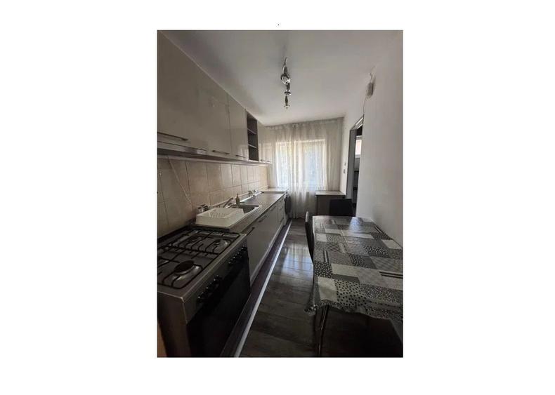 Apartament cu 3 camere în Traian
