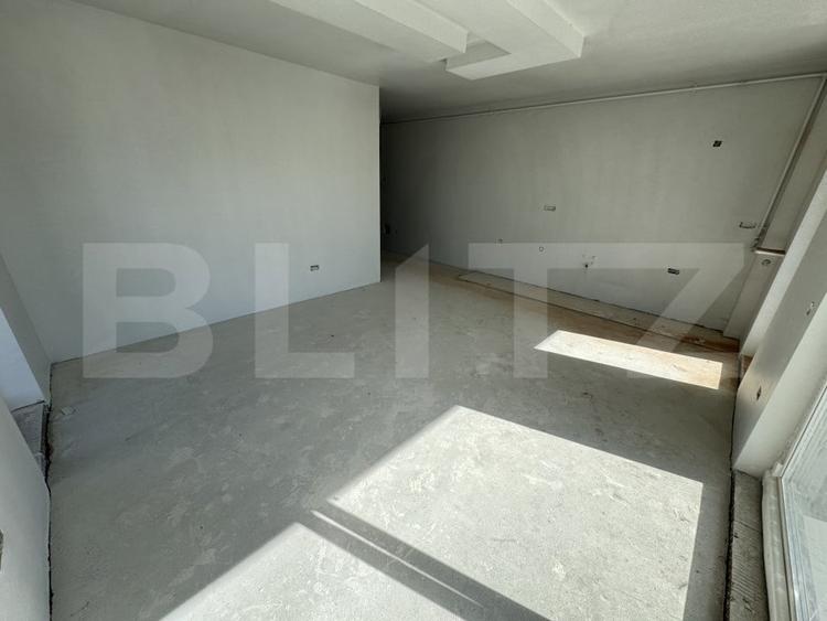 Apartament cu 3 camere semidecomandat în Apahida