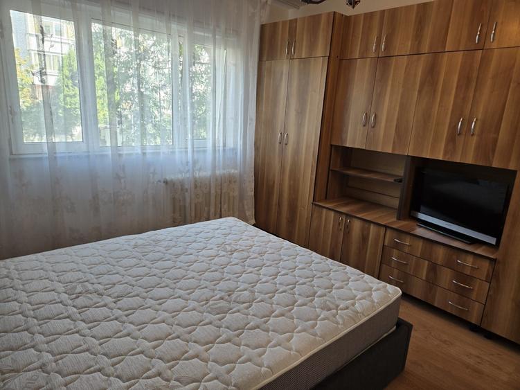Apartament cu 2 camere decomandat în Între Lacuri