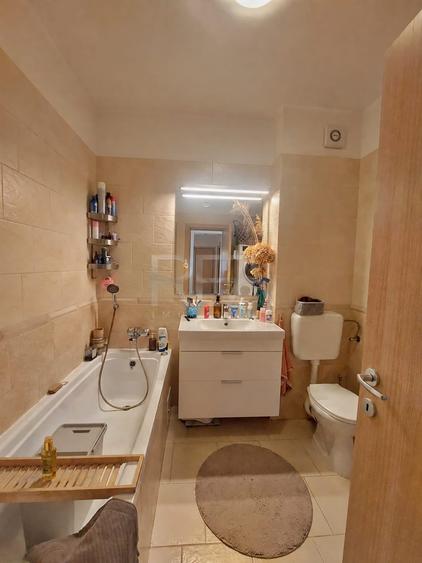 Apartament cu 3 camere decomandat, mobilat în Alexandriei