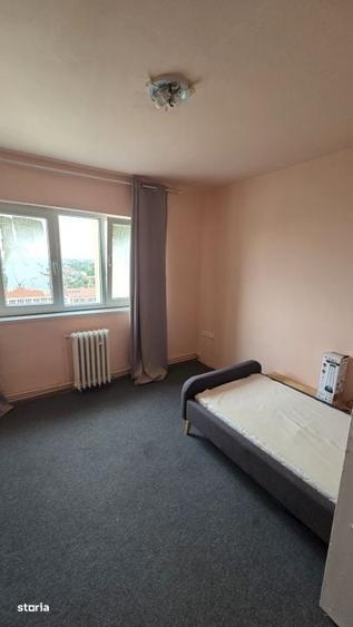 Apartament cu 4 camere decomandat în Micro 15