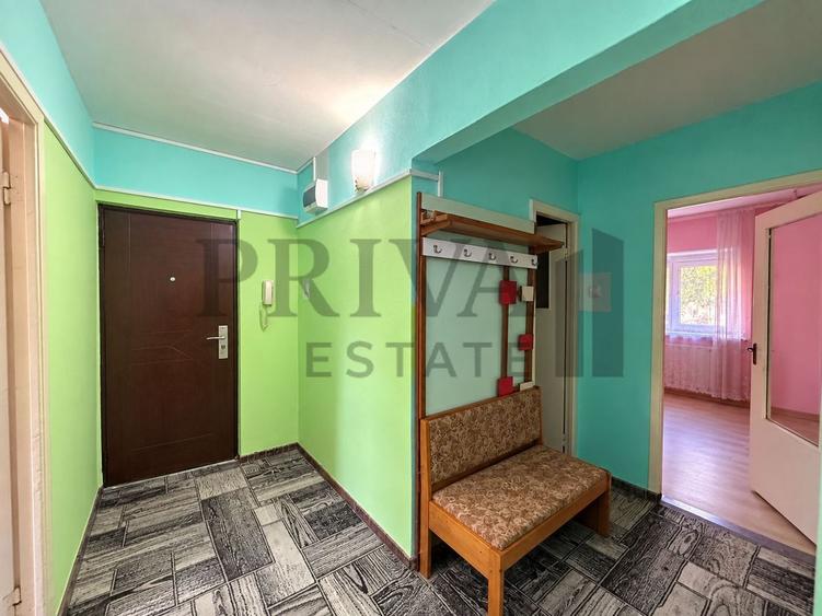 Apartament cu 3 camere decomandat, mobilat în Bucovina