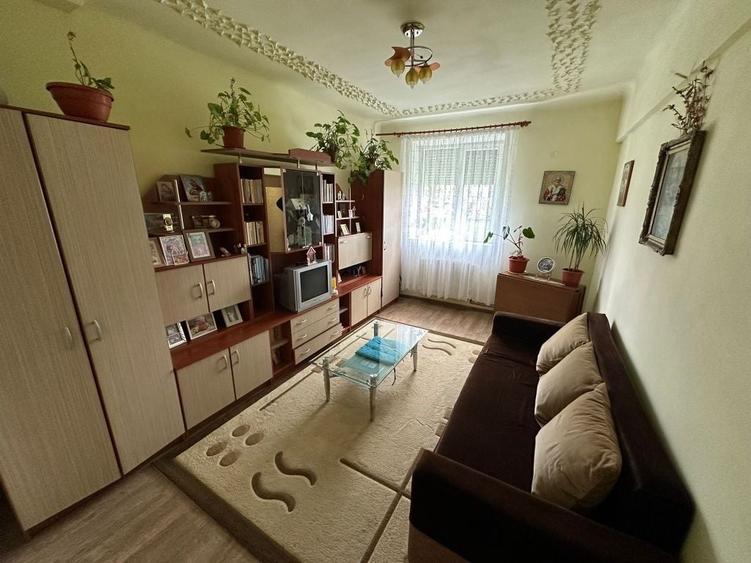Apartament cu 2 camere decomandat în Cunța