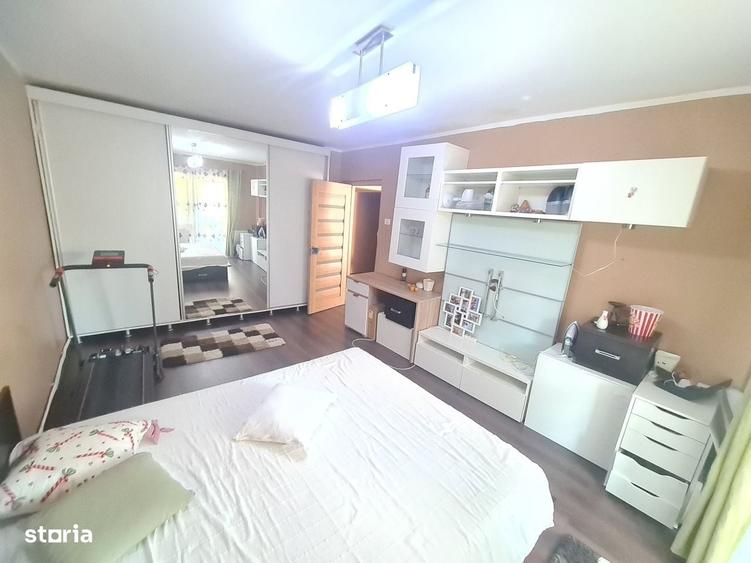 Apartament 3 camere, etaj 1 , Zona Martiri, Bacau - 2