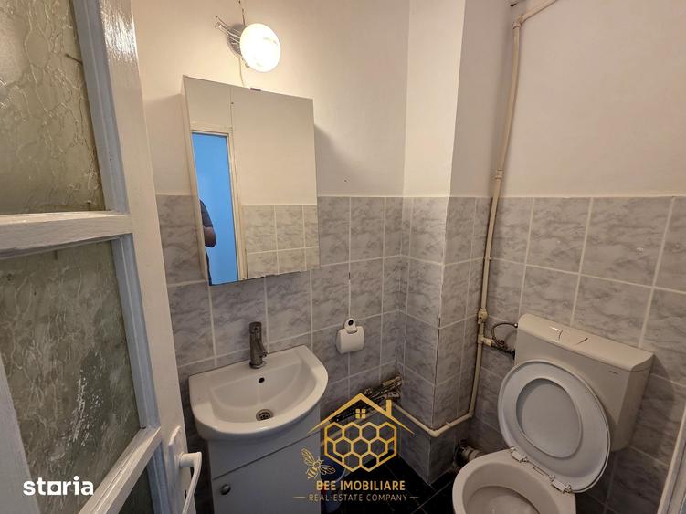 Apartament cu 3 camere decomandat în 1 Mai