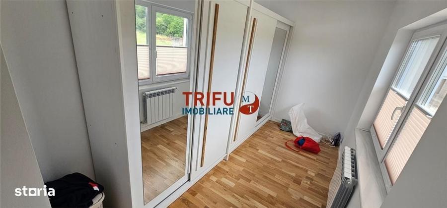 Casă cu 4 camere în Cetate