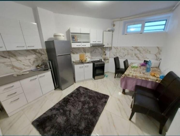 Apartament cu 3 camere în Ciritei