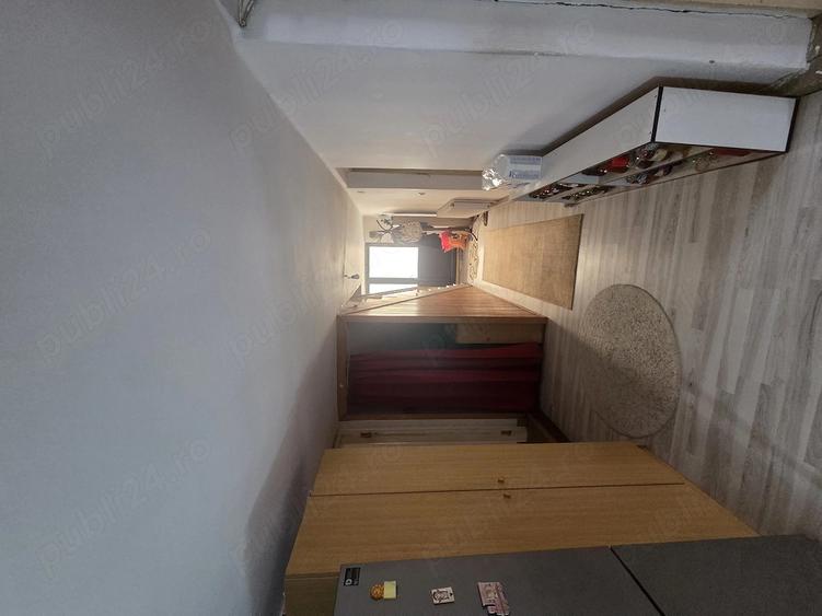 Casă cu 6 camere cu Canalizare în Sud