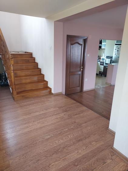 Casă cu 3 camere decomandat în Blejoi