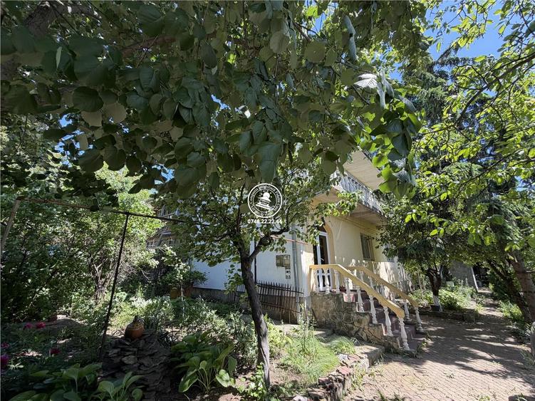 Casă cu 2 camere cu Teren 850 Mp în Vișani