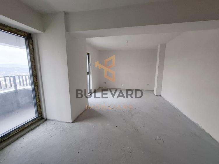 Apartament cu 5 camere semidecomandat în Mănăștur