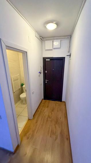 Apartament cu 3 camere semidecomandat în Banu Manta