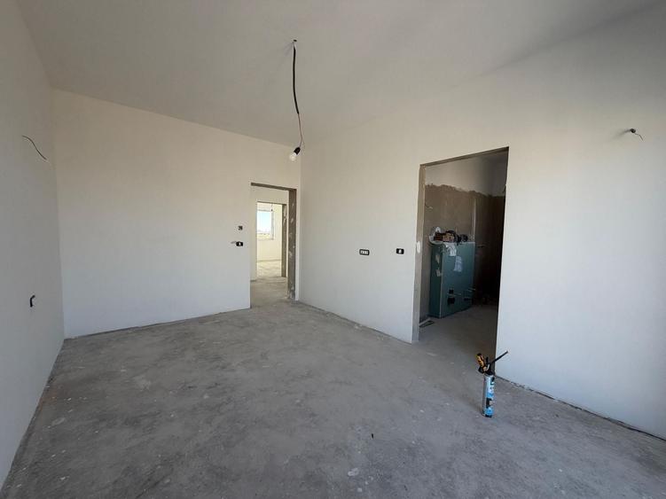 Duplex cu 5 camere cu Canalizare în Săcălaz