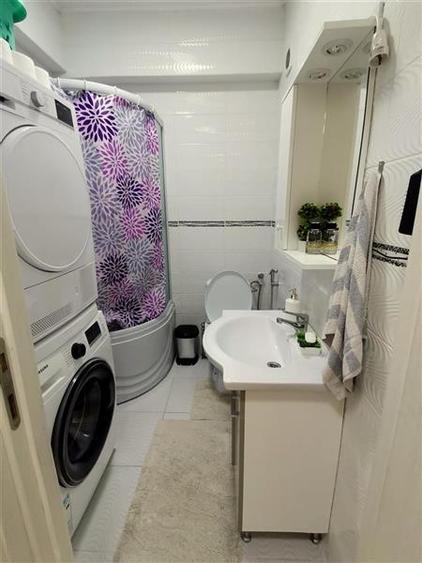Apartament cu 4 camere semidecomandat în Colentina