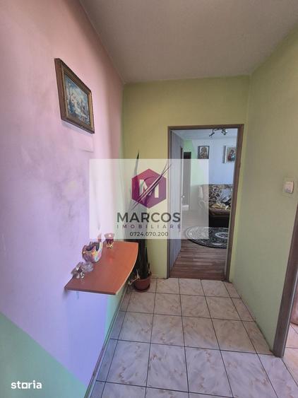 Apartament cu 3 camere semidecomandat în Central