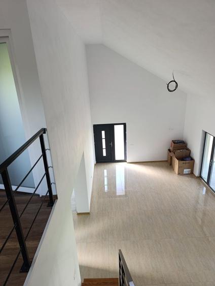 Casă cu 4 camere în Drăganu