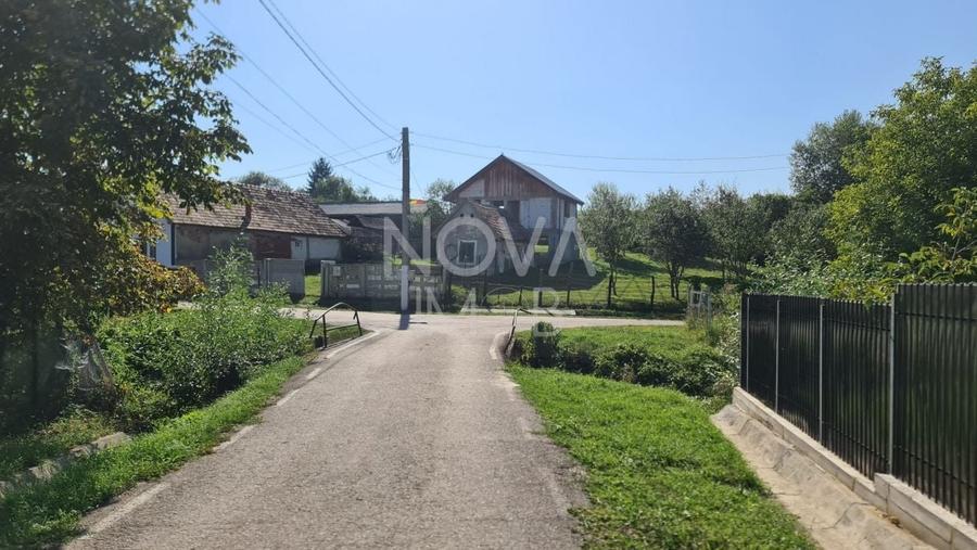 Casă individuală cu 3 camere cu Canalizare în Marpod