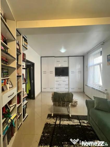 Casă cu 4 camere cu Teren 400 Mp în Central