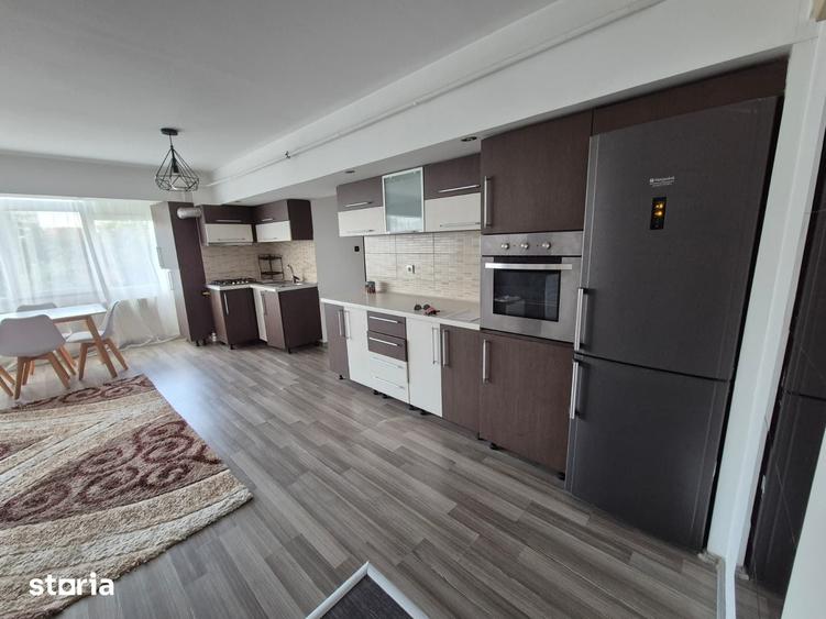 Apartament cu 3 camere semidecomandat în Nicolina