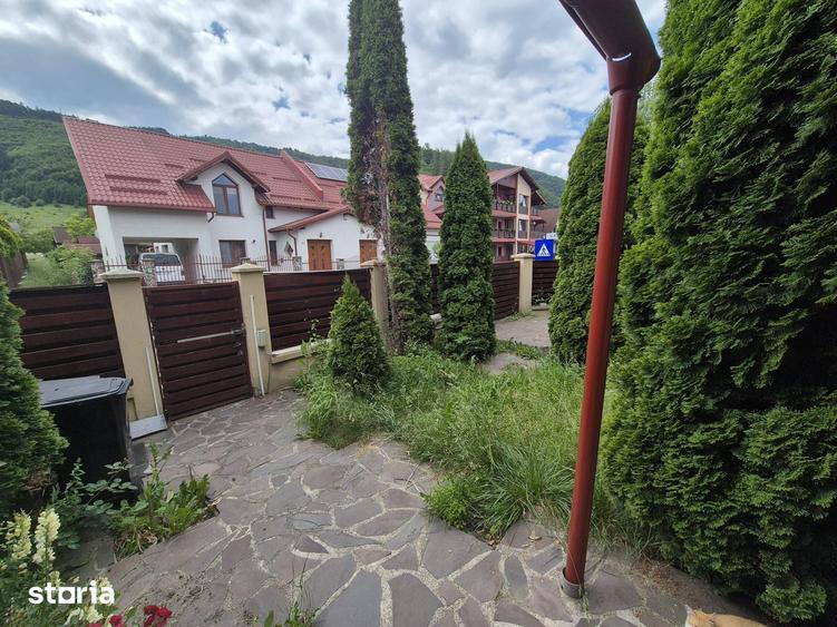 Casă cu 5 camere cu Teren 260 Mp în Bunloc