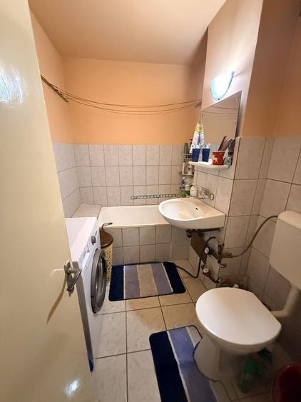 Apartament cu 3 camere decomandat în Bârzești