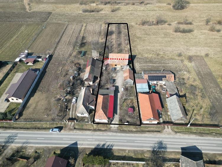 Casă individuală cu 4 camere cu Canalizare în Pachia