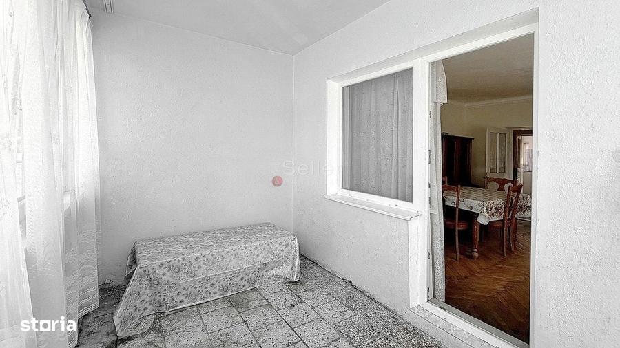 Casă cu 4 camere în Noua