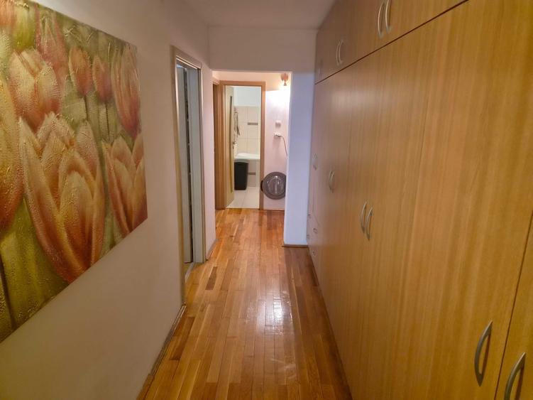Apartament cu 2 camere decomandat în Girocului
