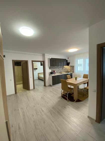 Apartament cu 3 camere semidecomandat în Florești
