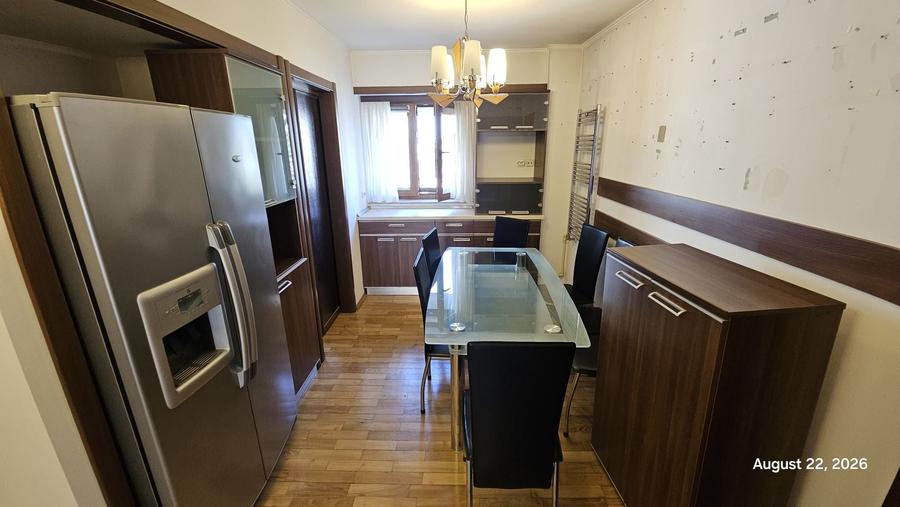 Apartament cu 3 camere decomandat în Calea Călărașilor