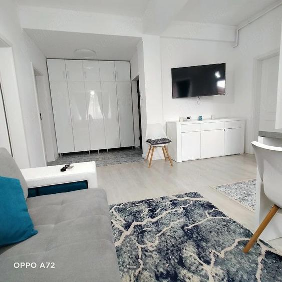 Apartament cu 3 camere semidecomandat în Braytim