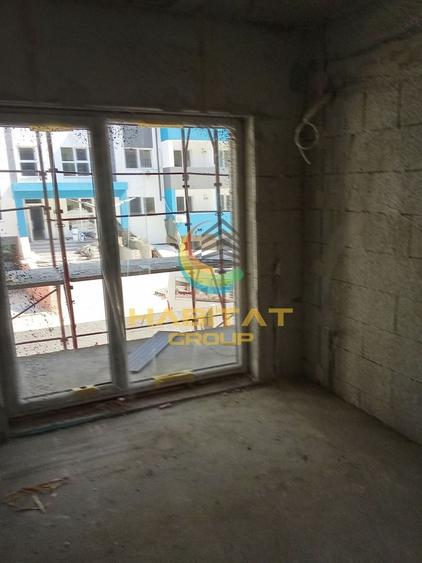 Apartament cu 3 camere semidecomandat în Vest